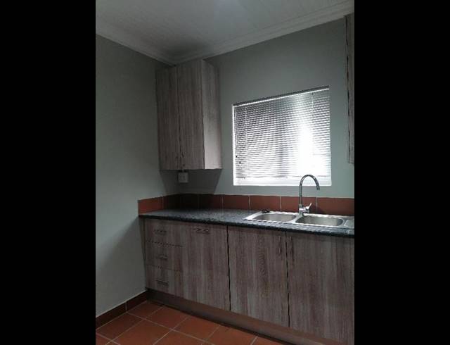 BUSINESS PROPERTY TO RENT IN CLUBVIEW